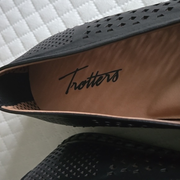 Trotters royal perforated loafers 9.5 - Picture 2 of 7